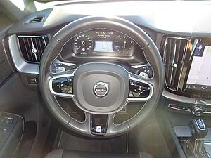 Volvo  T4 R Design 2WD ACC BLIS Navi H/K