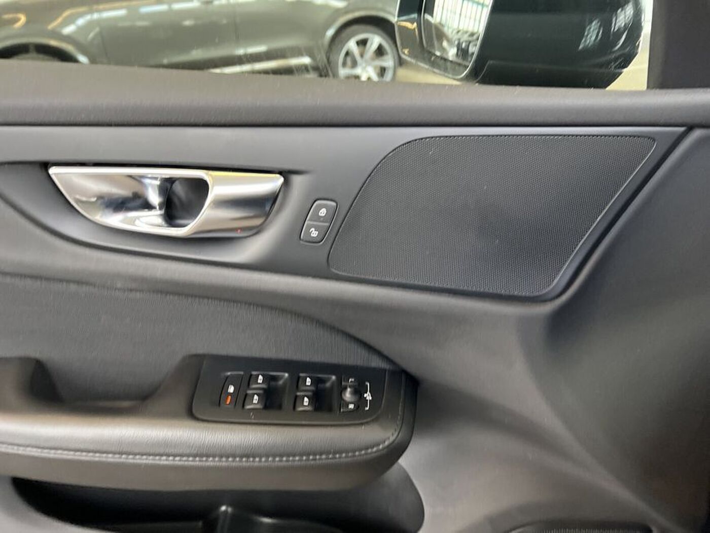 Volvo  D3  Aut Navi LED CD CarPlay Einparkhilfe