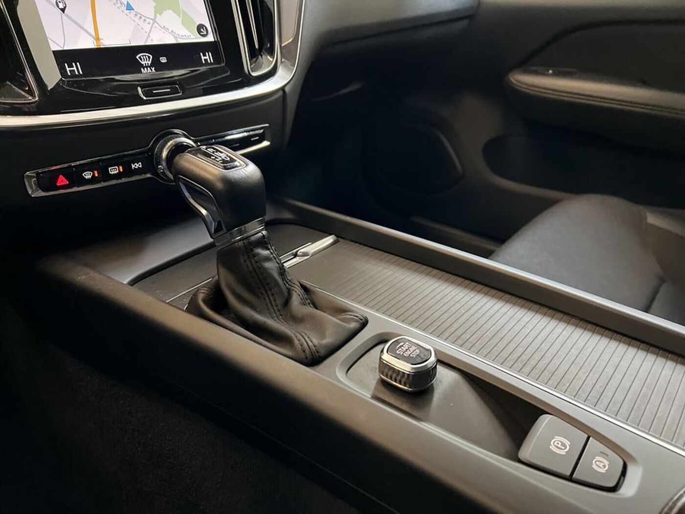 Volvo  D3  Aut Navi LED CD CarPlay Einparkhilfe