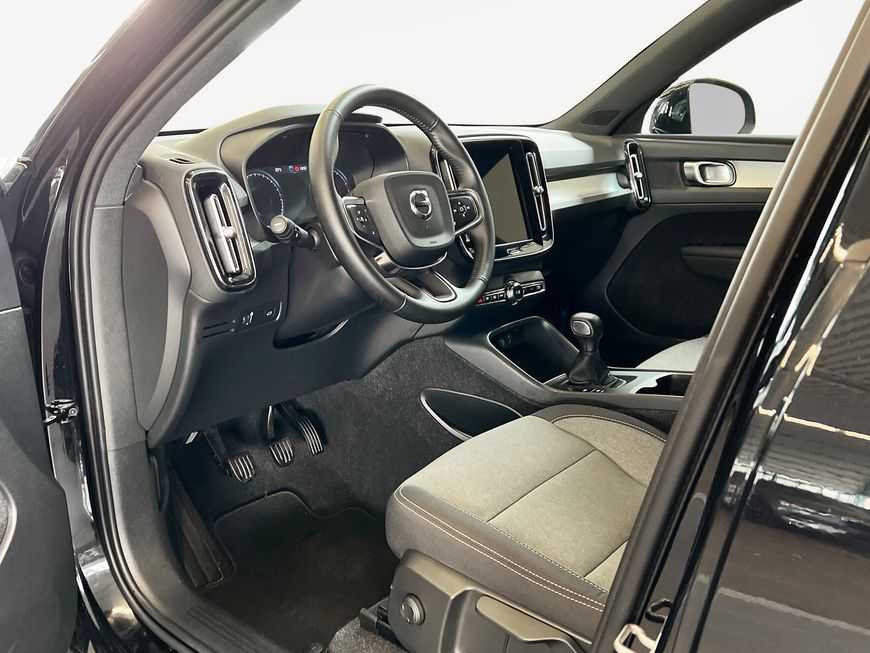 Volvo  T2 Momentum-Pro PilotAssist BLIS Voll-LED Navi