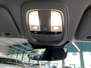 Volvo  B4 Aut PilotAssist BLIS Navi LED Kamera 19'