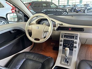 Volvo  D5 AWD  Aut Leder Sitzh AHK Einparkhilfe