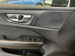 Volvo  D4  Aut Navi Voll-LED CarPlay 1.Hand