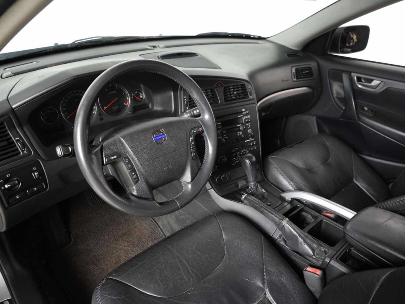 Volvo  D5 AWD Geartronic *AHK * TÜV 6/26 * Klimaaut. *