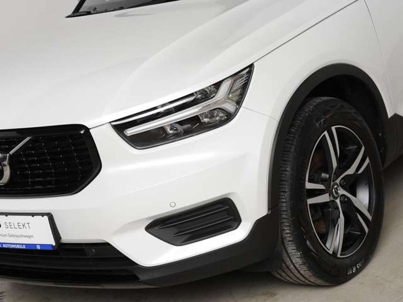 Angebot VOLVO XC40 D4 AWD Geartronic R-design