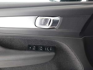 Volvo  XC40 Momentum Pro, T3 Automatikgetriebe