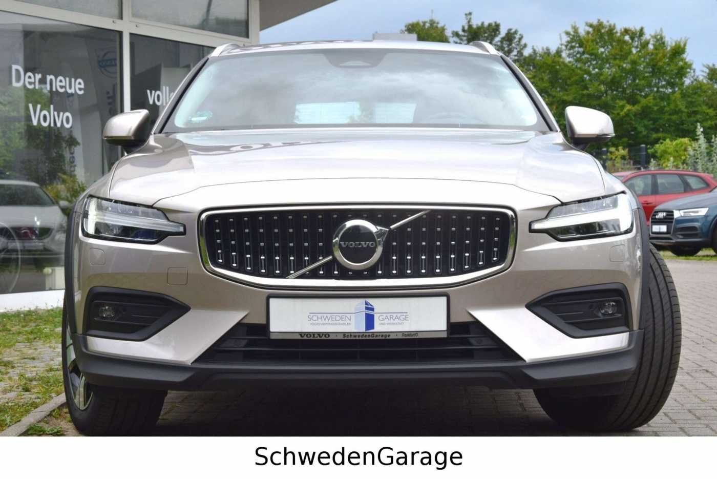 Volvo  Cross Country Plus AWD