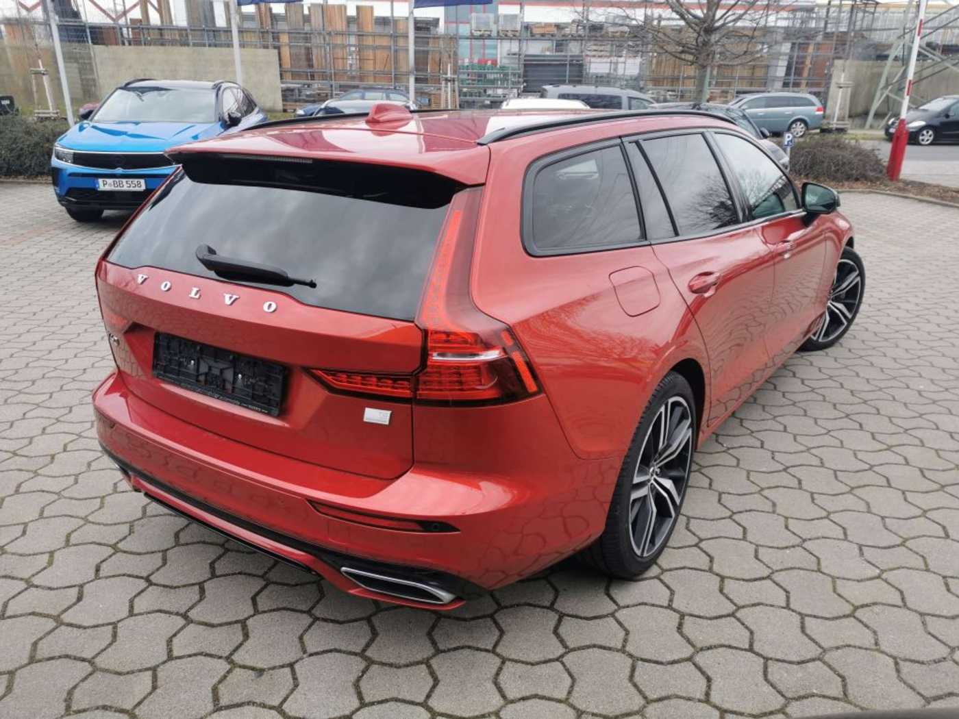 Volvo  T8 AWD Recharge R-Design+Harman+AHK+19-Zoll+