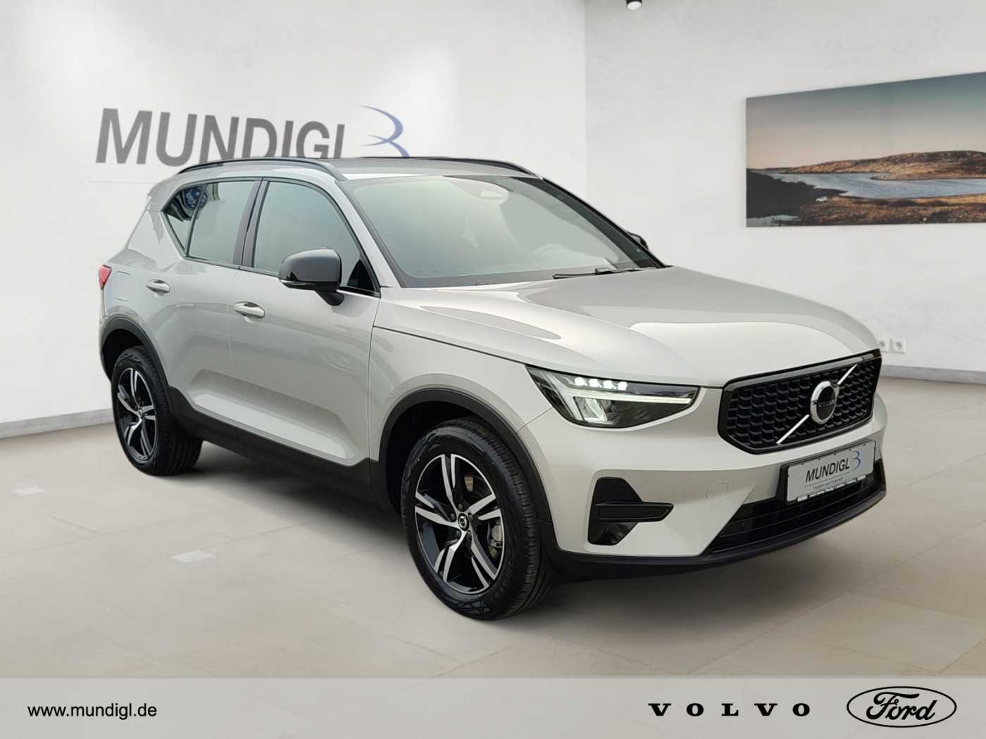 Volvo  XC40 Plus, B3 Mild-Hybrid, Benzin, Dark