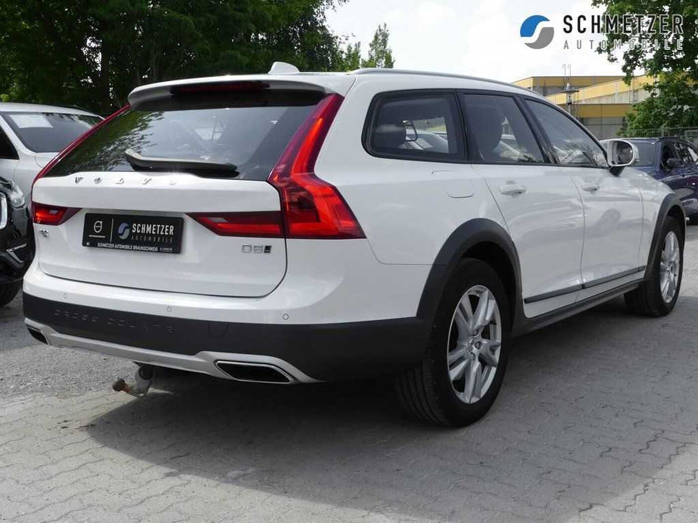 Volvo  CC+D5+AWD+GT+AHK semi+PDC v/h+elektr. Heckkl+