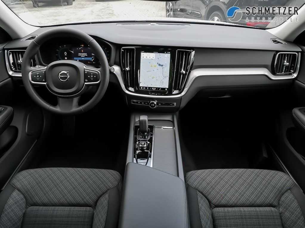 Volvo  +B3+CORE+Benzin+KAMERA+BLUETOOTH+LM+SHZ+NAVI+