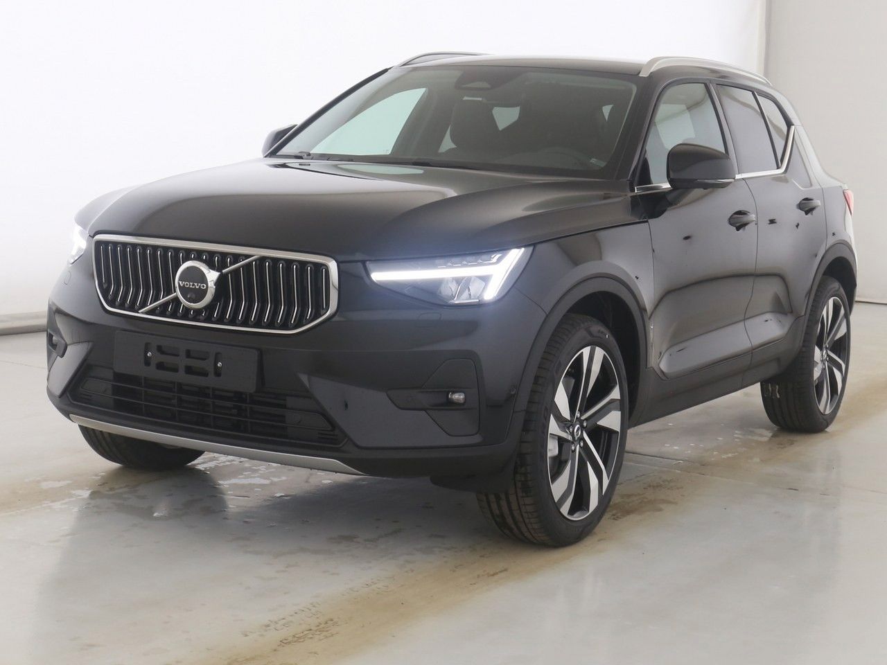 Volvo  XC40 Plus, B4 Mild-Hybrid, Benzin, Bright