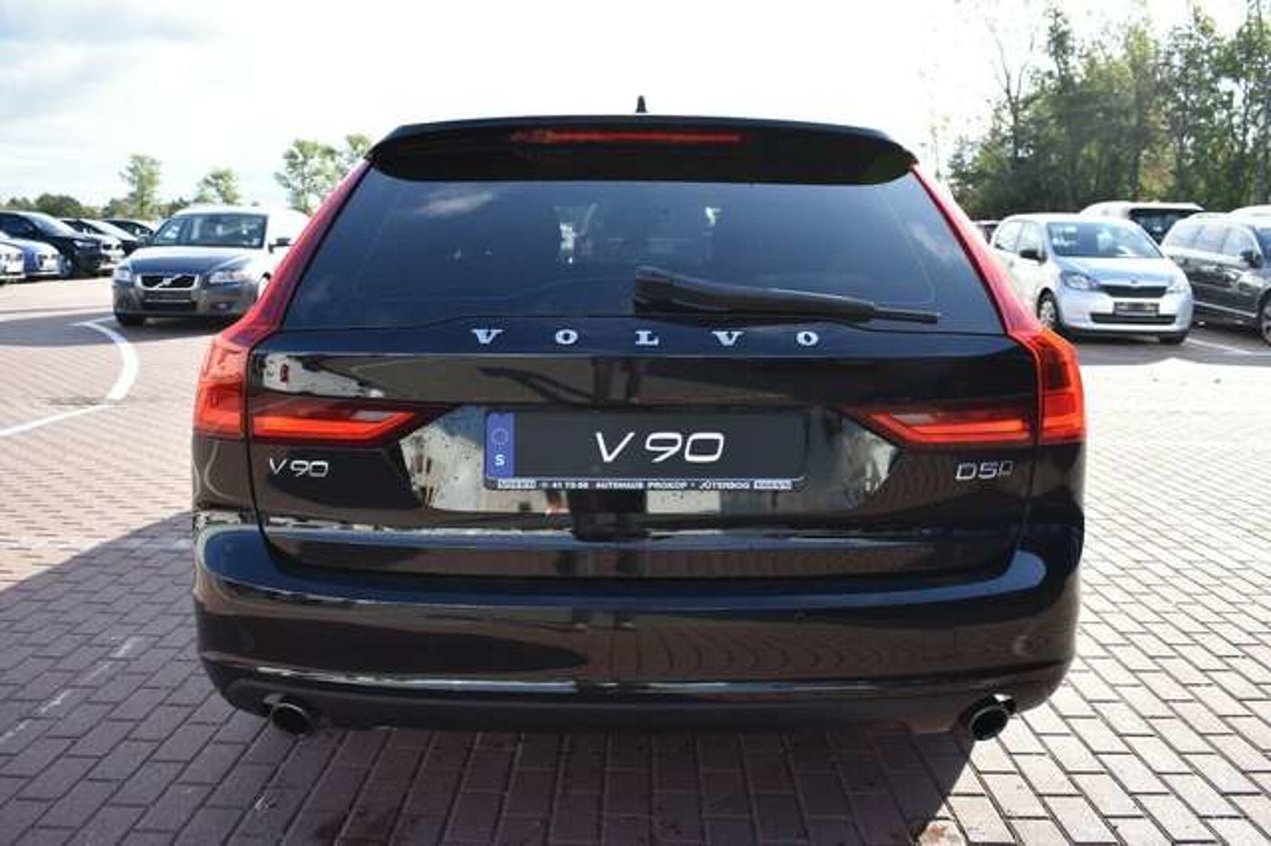 Volvo  D5 Mom. *LED*PPilot*CD*CAM*BLIS*Mietkauf mögl