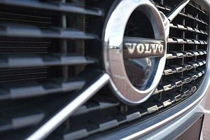 Volvo  T8 AWD*PANO*360*LUFT*STHZ*B&W*0,5%