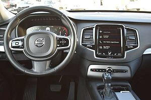 Volvo  D5 Momentum AWD