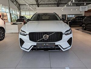 Volvo  Plus Dark 2WD