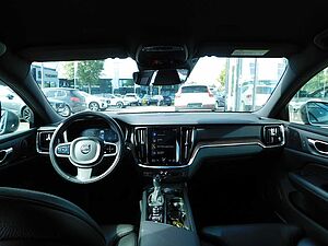 Volvo  D4 AWD Pro