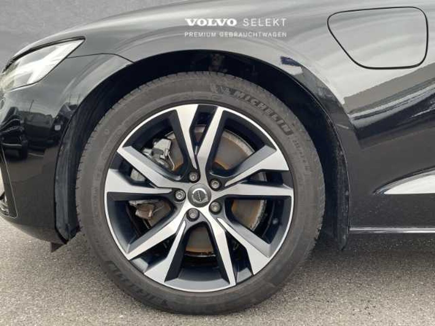 Volvo  T6 AWD R Design Plug-In Hybrid 360°, HUD, Elektr. Sitze, Standheizung, H&K