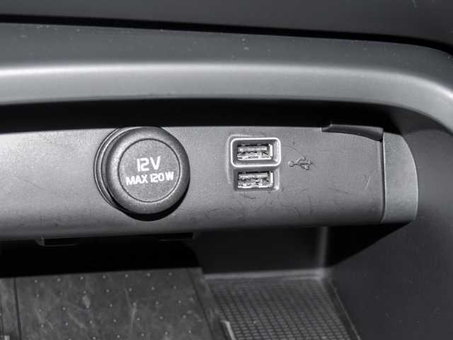 Volvo  Momentum Pro T3 LED Navi Keyless ACC Rückfahrkam. Fernlichtass. AD digitales Coc