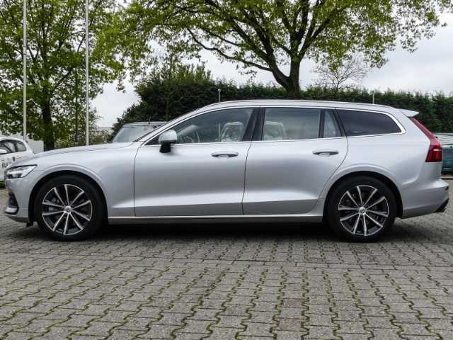 Volvo  AWD B5 Benzin Momentum Pro Navi e-Sitze ACC Rückfahrkam. digitales Cockpit