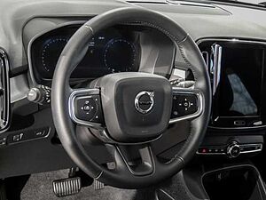 Volvo  Momentum Pro T3 LED Navi Keyless ACC Rückfahrkam. Fernlichtass. AD digitales Coc