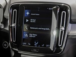 Volvo  Momentum Pro T3 LED Navi Keyless ACC Rückfahrkam. Fernlichtass. AD digitales Coc