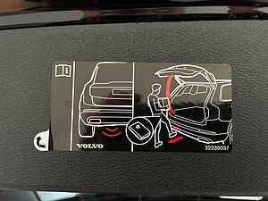 Volvo  B4 R-Design + Anhängerkupplung