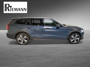 Volvo  Plus AWD + ACC