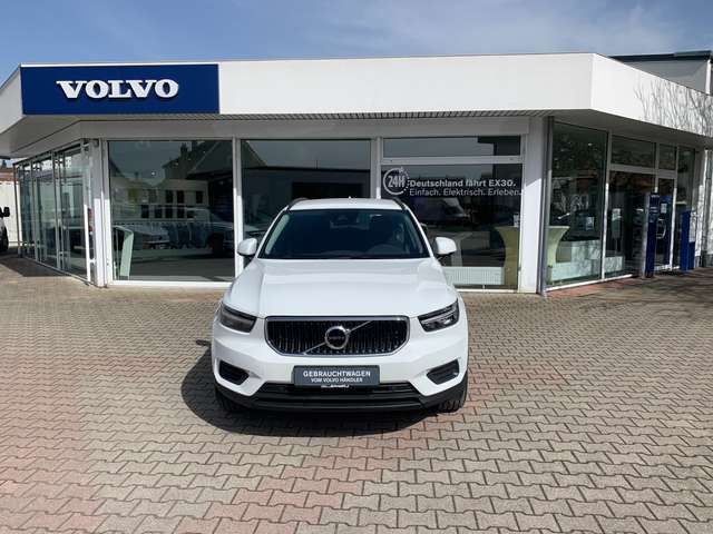 Volvo  Momentum Core 2WD