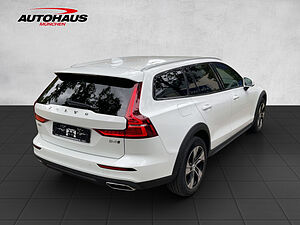 Volvo  V60 CC Pro AWD