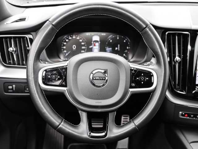 Volvo  R Design AWD B4 Diesel EU6d Allrad StandHZG Navi digitales Cockpit Memory Sitze