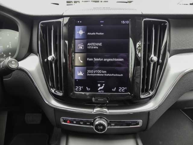 Volvo  Momentum Pro AWD B4 Diesel EU6d Allrad StandHZG Navi digitales Cockpit Soundsyst