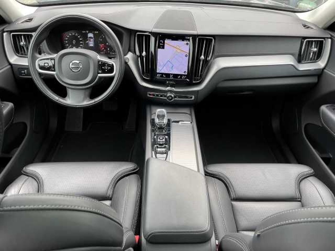 Volvo  Inscription AWD B5 Benzin EU6d Allrad StandHZG Navi Leder digitales Cockpit Memo