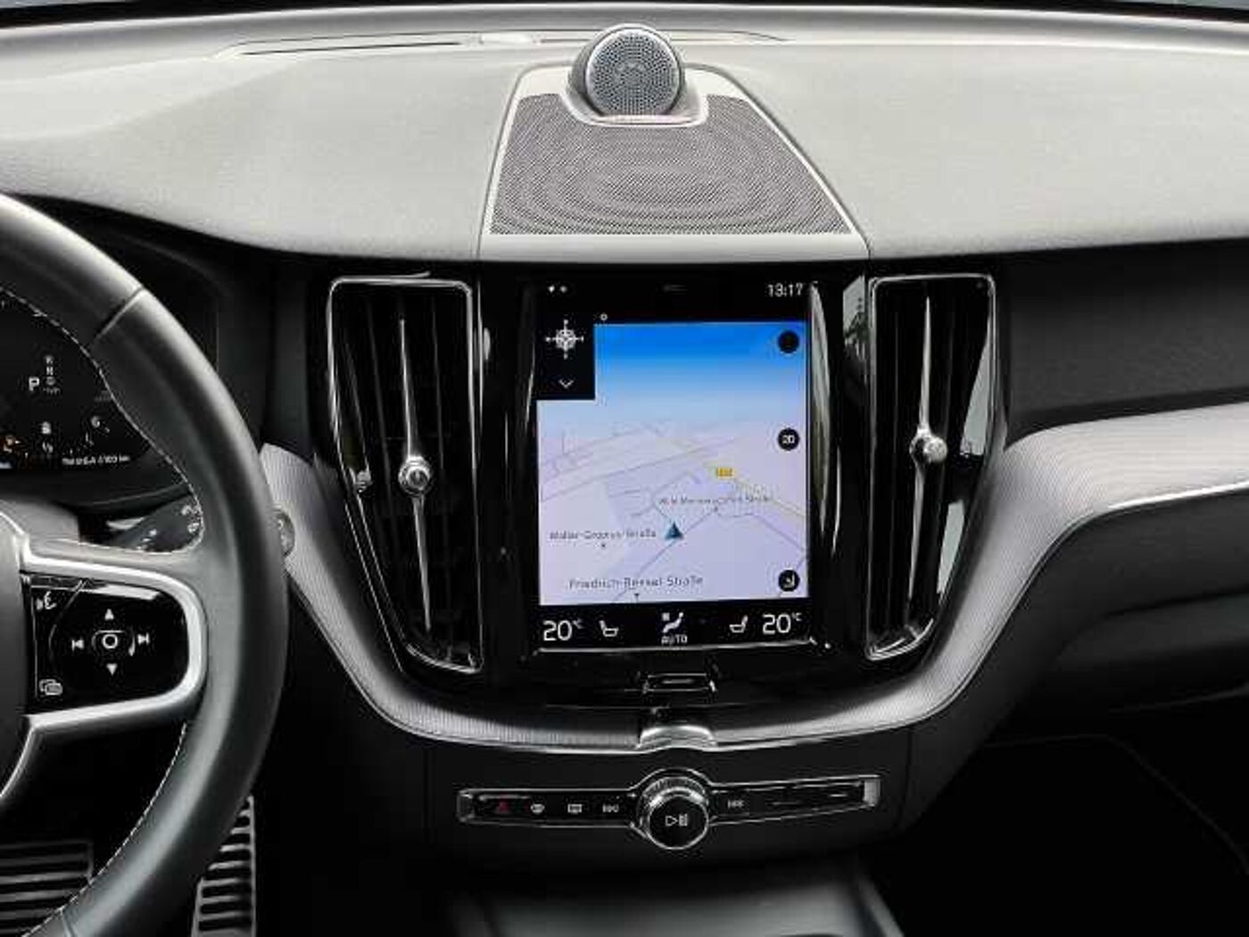 Volvo  R Design AWD B4 Diesel EU6d Allrad StandHZG AHK Navi digitales Cockpit Memory Si