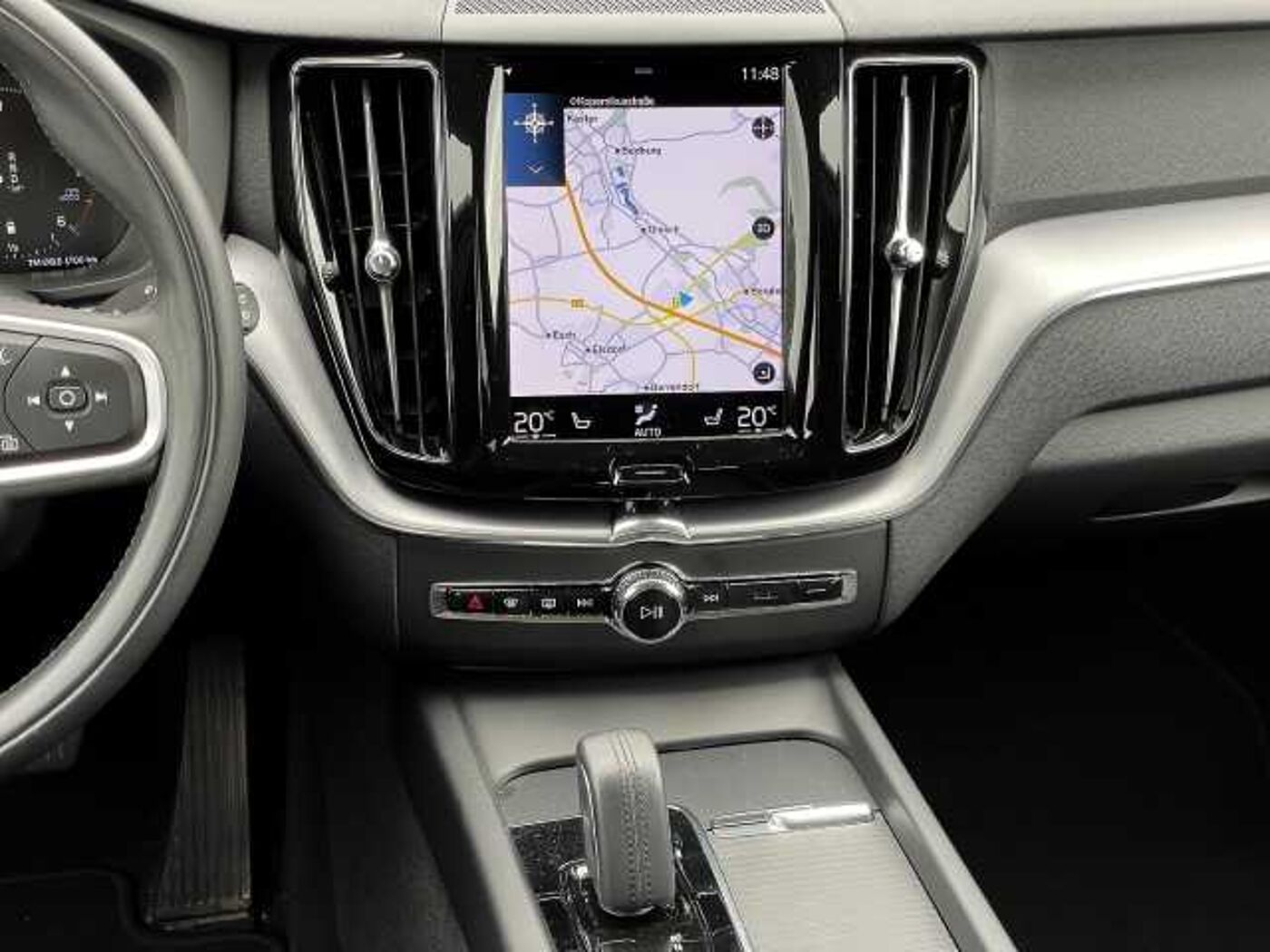 Volvo  Momentum Pro AWD B4 Diesel EU6d Allrad Navi Leder digitales Cockpit Soundsystem