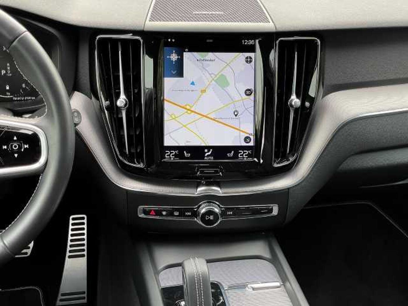 Volvo  R Design AWD B4 Diesel EU6d Allrad StandHZG Navi digitales Cockpit Memory Sitze