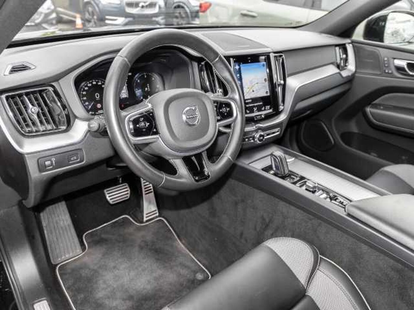 Volvo  R Design AWD B4 Diesel EU6d Allrad StandHZG Navi digitales Cockpit Memory Sitze