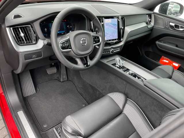 Volvo  Plus Dark 2WD B4 Diesel EU6d Leder digitales Cockpit Memory Sitze Soundsystem