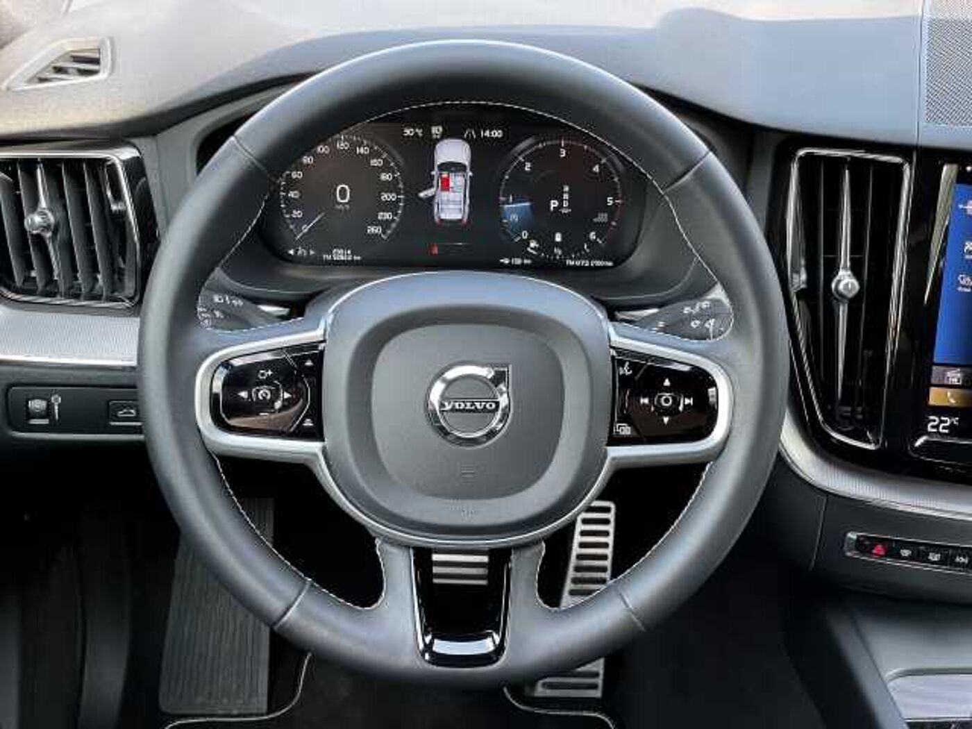 Volvo  R Design AWD B4 Diesel EU6d Allrad StandHZG Navi digitales Cockpit Memory Sitze