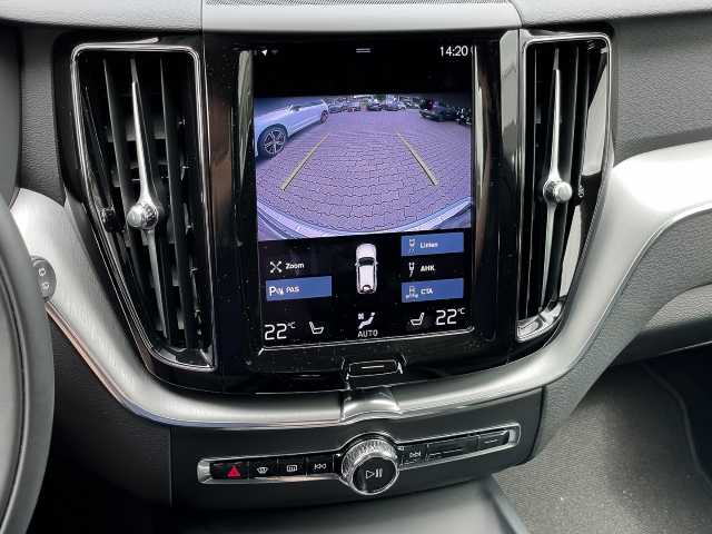 Volvo  Momentum Pro 2WD B4 Benzin EU6d Navi Leder digitales Cockpit Memory Sitze Sounds