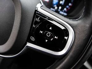 Volvo  Inscription AWD B4 Diesel EU6d Leder Navi StandHZG Keyless e-Sitze ACC Rückfahrk