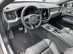 Volvo  R Design AWD B4 Diesel EU6d Allrad StandHZG AHK Navi digitales Cockpit Memory Si