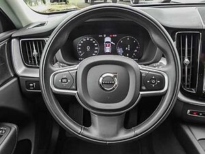 Volvo  Momentum Pro AWD B4 Diesel EU6d Allrad Navi digitales Cockpit Soundsystem