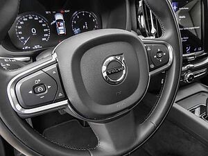 Volvo  Momentum Pro 2WD B4 Benzin EU6d Navi Leder digitales Cockpit Memory Sitze