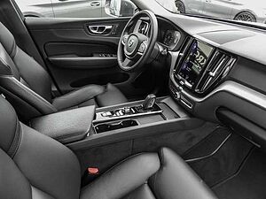 Volvo  Momentum Pro 2WD B4 Benzin EU6d Navi Leder digitales Cockpit Memory Sitze