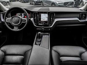 Volvo  Momentum Pro AWD B4 Diesel EU6d Allrad StandHZG Navi Leder digitales Cockpit