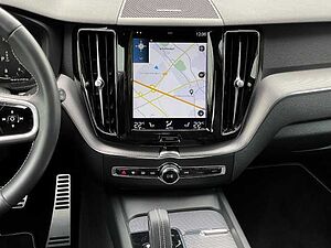 Volvo  R Design AWD B4 Diesel EU6d Allrad StandHZG Navi digitales Cockpit Memory Sitze