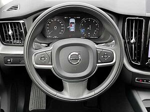 Volvo  Momentum Pro 2WD B4 Benzin EU6d Navi Leder digitales Cockpit Memory Sitze Sounds