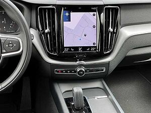 Volvo  Momentum Pro 2WD B4 Benzin EU6d Navi Leder digitales Cockpit Memory Sitze Sounds