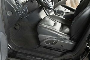 Volvo  D4 Summum 2WD Navi Leder BLIS Bi-Xenon Kamera